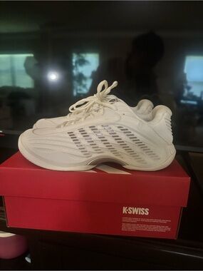 K-Swiss Women’s White Lace-Up Athletic Sneakers
